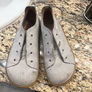 Kids vivo barefoot tennis shoes size 30